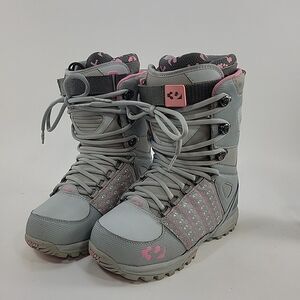 Thirty Two Trashed W's Snow Board Boots Women's Size 9 Grey and Pink